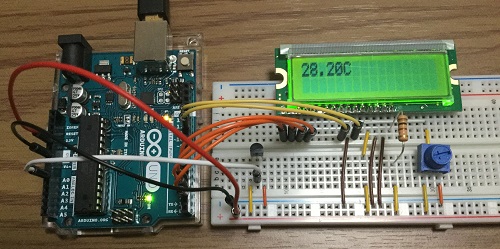 Arduinoとセンサで温度を測定する写真